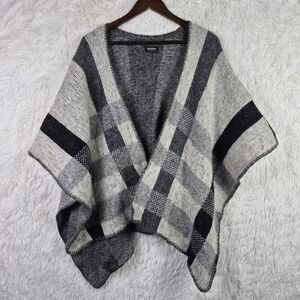 Varma The Icelandic Wool Shawl Wrap OS Gray Plaid Fuzzy Nordic Lagenlook